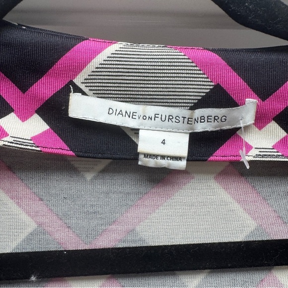 DVF Diane von Furstenberg New Julian Two Navy Pink Diamond Wrap Dress - Picture 6 of 15